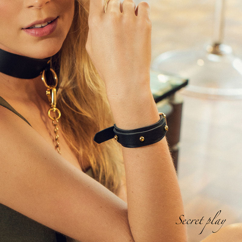 Algema Ajustável Myrina Couro com Metal - Coleção Sado-Maso Secret Play