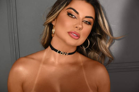 Choker Letras Douradas