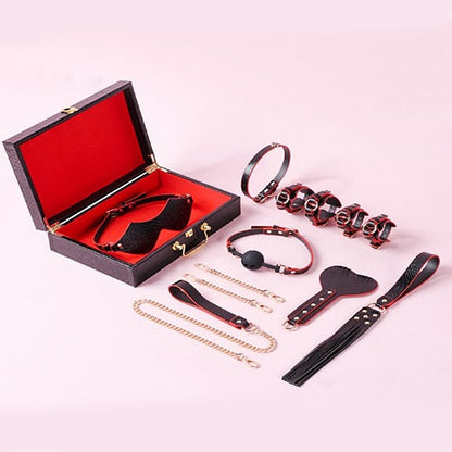 Kit Maleta Sado de Luxo com Algema, Tornozeleira com Corrente, Venda e Chicote