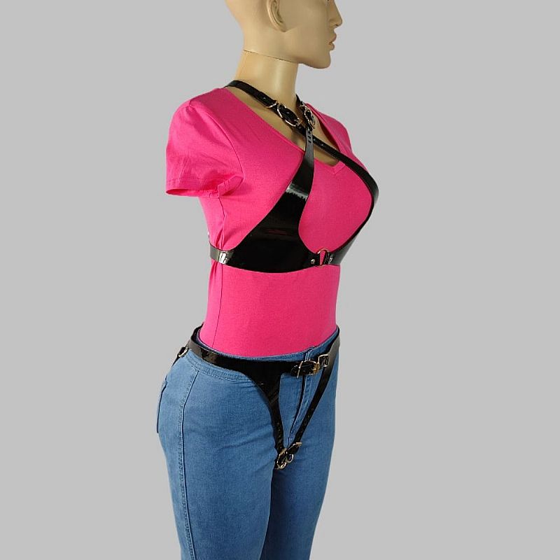 Conjunto Harness com Top e Calcinha em Couro