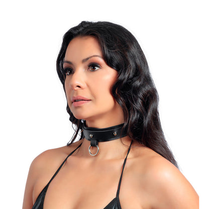 Gargantilha de Luxo com Argola Detalhes Cromados